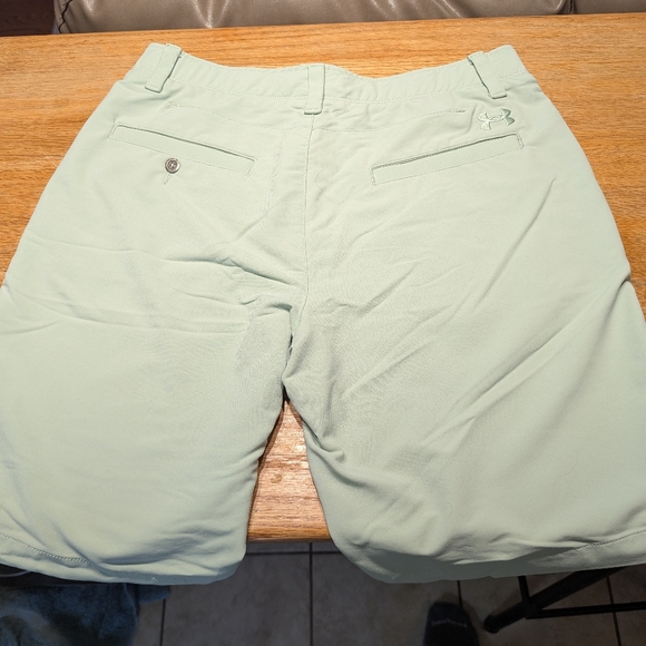 Men's Under Armour Golf Shorts Heat Gear - Picture 5 of 9